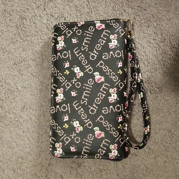 Betsey Johnson Floral Wristlet/Wallet - Picture 6 of 6